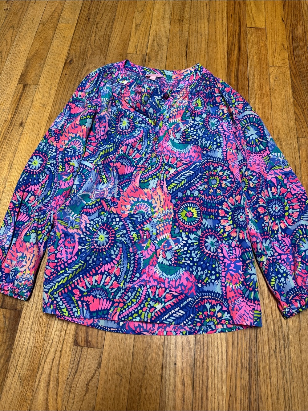 Lilly Pulitzer No prob Llama blouse. EUC. Small